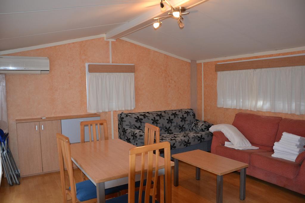 Camping Fuentes Blancas Burgo Extérieur photo