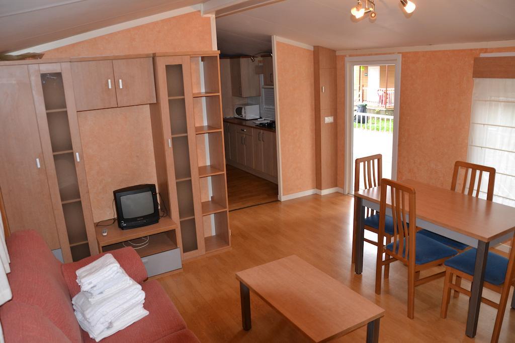 Camping Fuentes Blancas Burgo Chambre photo
