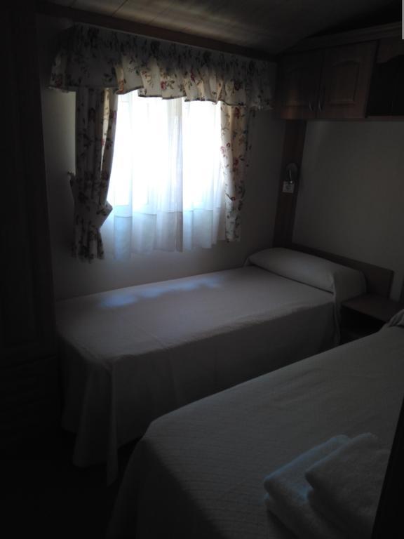 Camping Fuentes Blancas Burgo Extérieur photo
