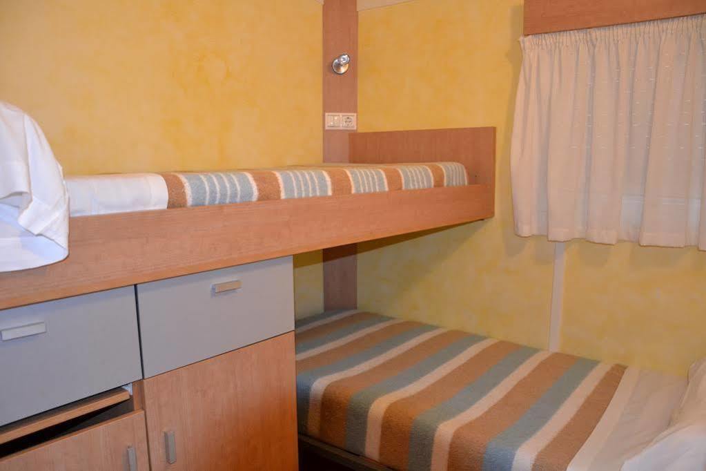 Camping Fuentes Blancas Burgo Extérieur photo